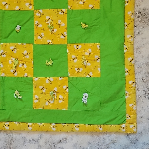Reversible Bumblebee Baby Quilt - Picture 4 of 5